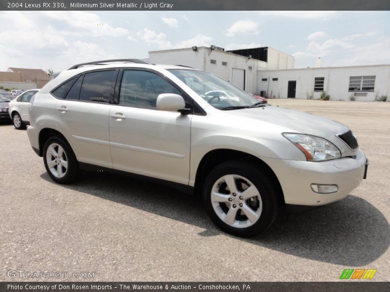 Front 3/4 View of 2004 RX 330