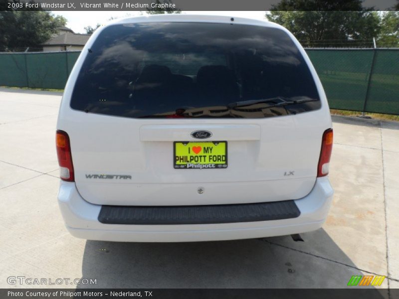 Vibrant White / Medium Graphite 2003 Ford Windstar LX