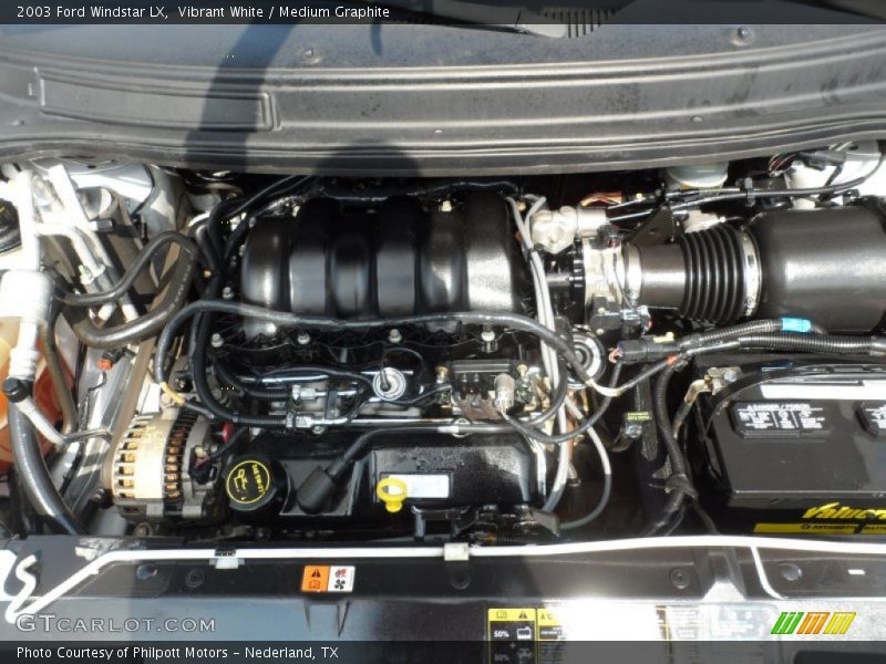 Vibrant White / Medium Graphite 2003 Ford Windstar LX
