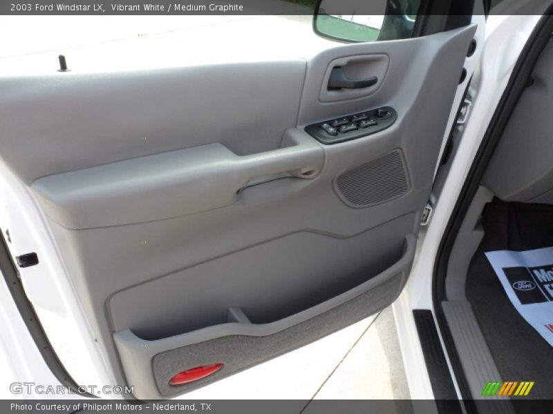 Vibrant White / Medium Graphite 2003 Ford Windstar LX