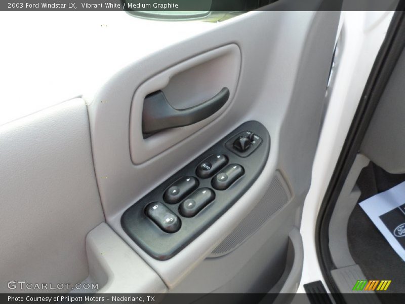 Vibrant White / Medium Graphite 2003 Ford Windstar LX