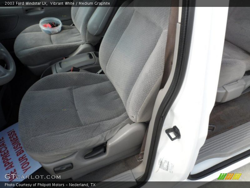 Vibrant White / Medium Graphite 2003 Ford Windstar LX