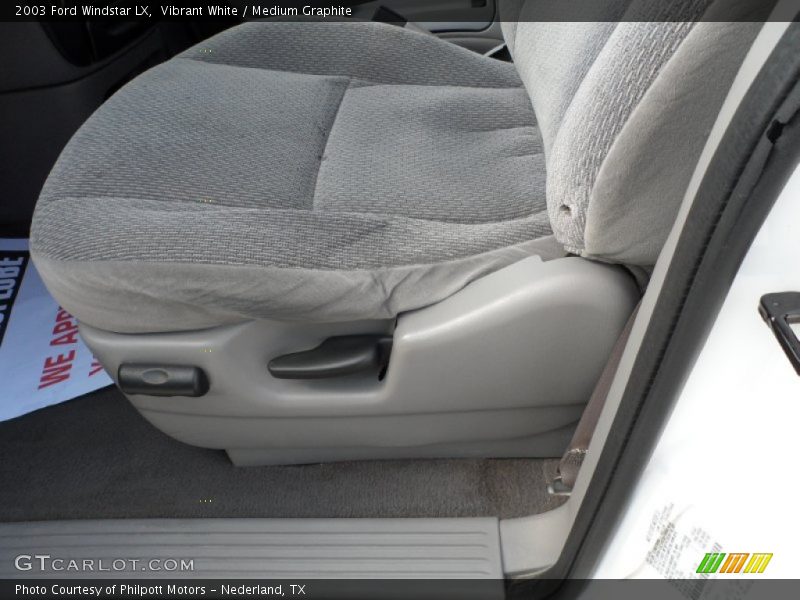 Vibrant White / Medium Graphite 2003 Ford Windstar LX