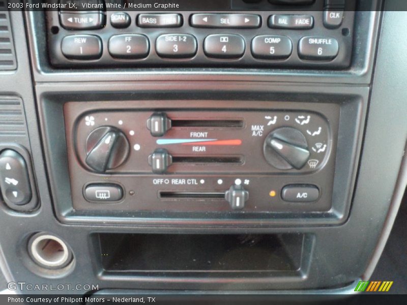 Vibrant White / Medium Graphite 2003 Ford Windstar LX