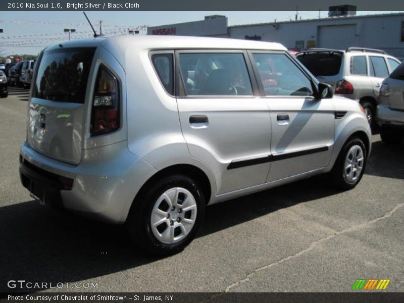 Bright Silver / Black Cloth 2010 Kia Soul 1.6