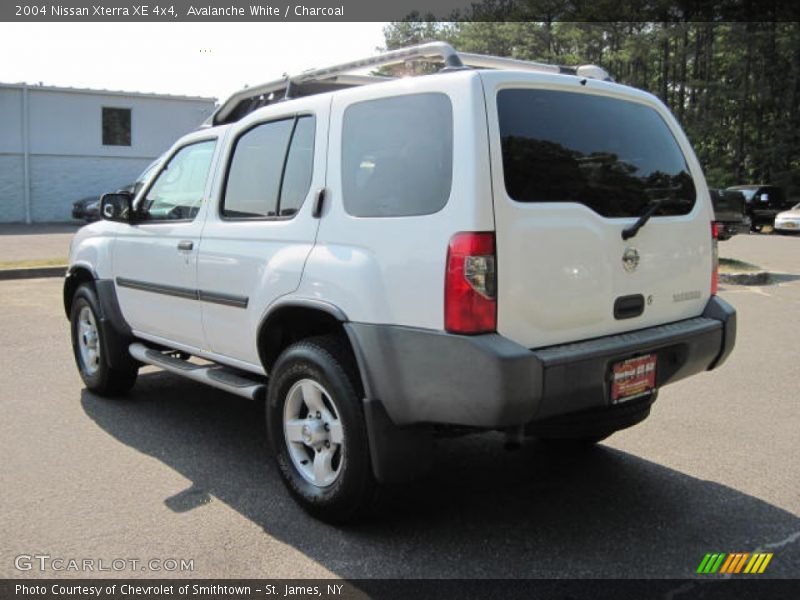 Avalanche White / Charcoal 2004 Nissan Xterra XE 4x4