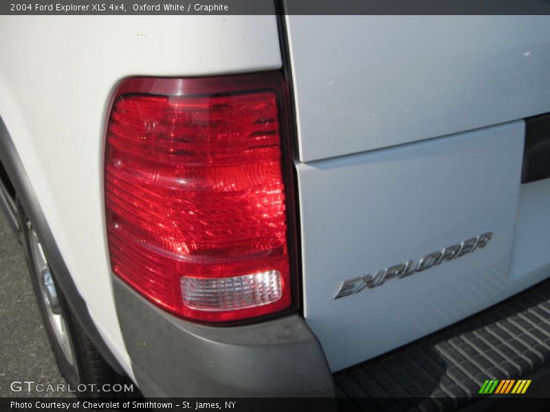 Oxford White / Graphite 2004 Ford Explorer XLS 4x4
