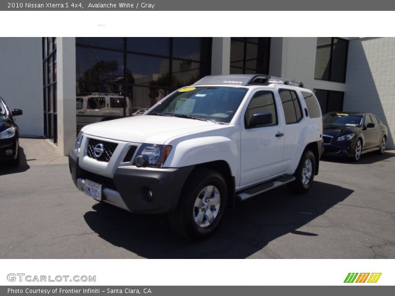 Avalanche White / Gray 2010 Nissan Xterra S 4x4