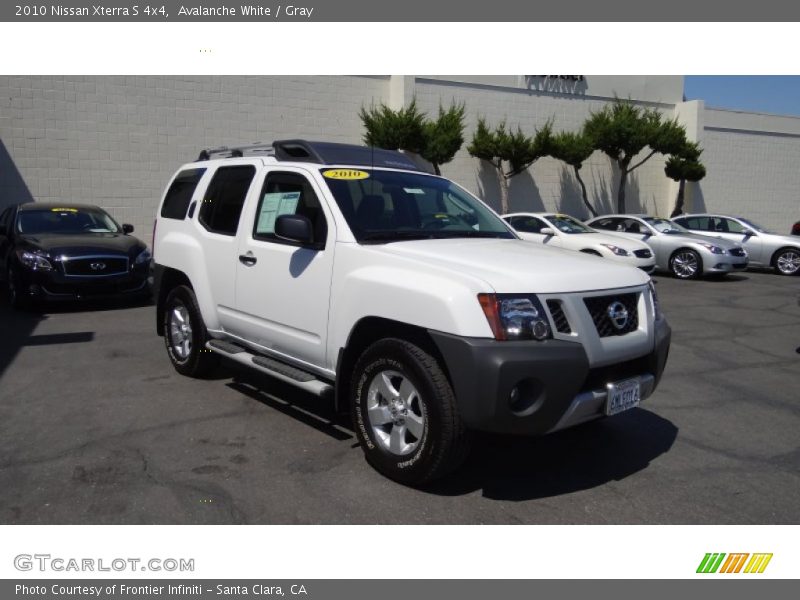 Avalanche White / Gray 2010 Nissan Xterra S 4x4