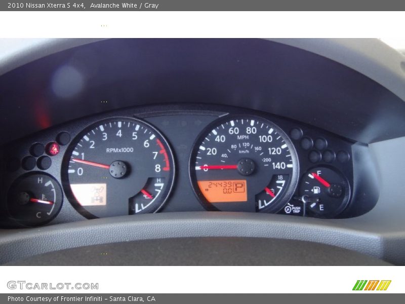 Avalanche White / Gray 2010 Nissan Xterra S 4x4