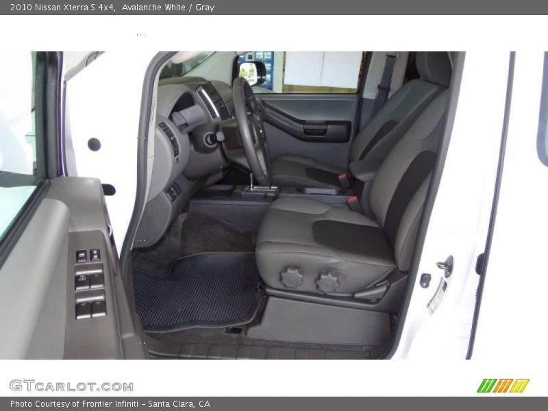 Avalanche White / Gray 2010 Nissan Xterra S 4x4