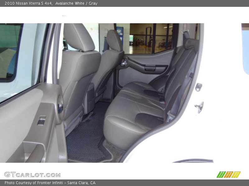 Avalanche White / Gray 2010 Nissan Xterra S 4x4