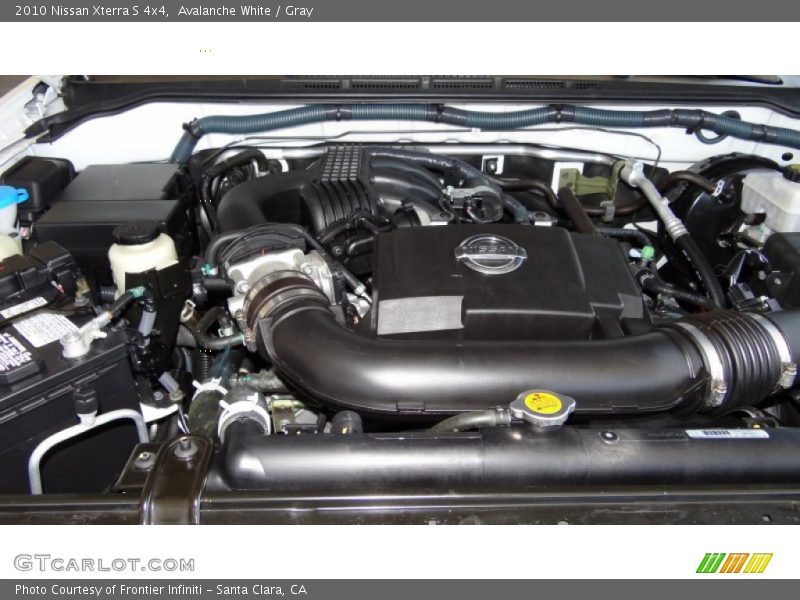 Avalanche White / Gray 2010 Nissan Xterra S 4x4