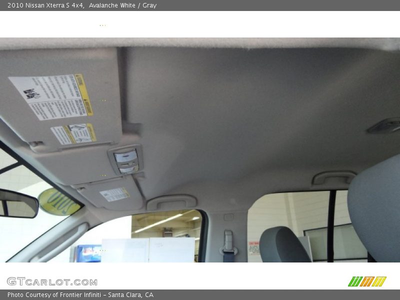 Avalanche White / Gray 2010 Nissan Xterra S 4x4