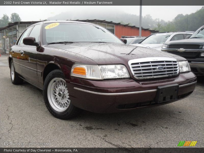 Matador Red Metallic / Medium Parchment 2002 Ford Crown Victoria LX