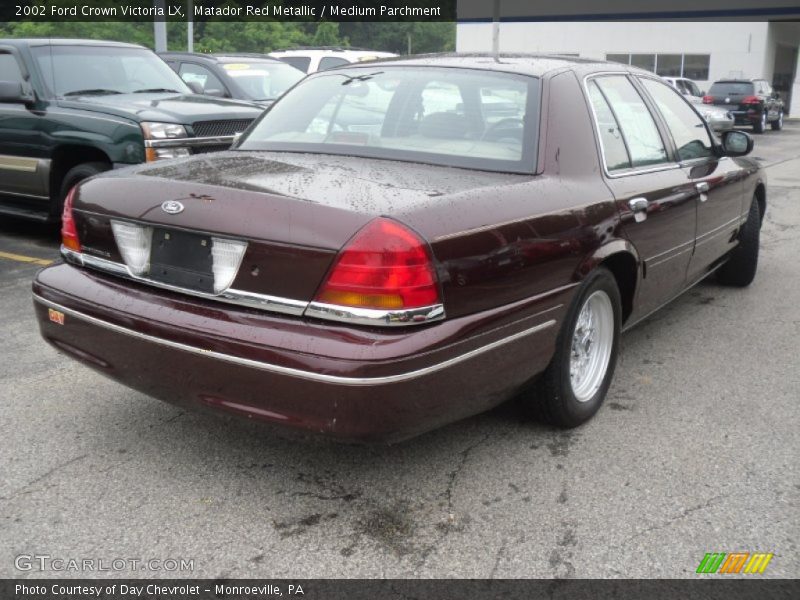 Matador Red Metallic / Medium Parchment 2002 Ford Crown Victoria LX