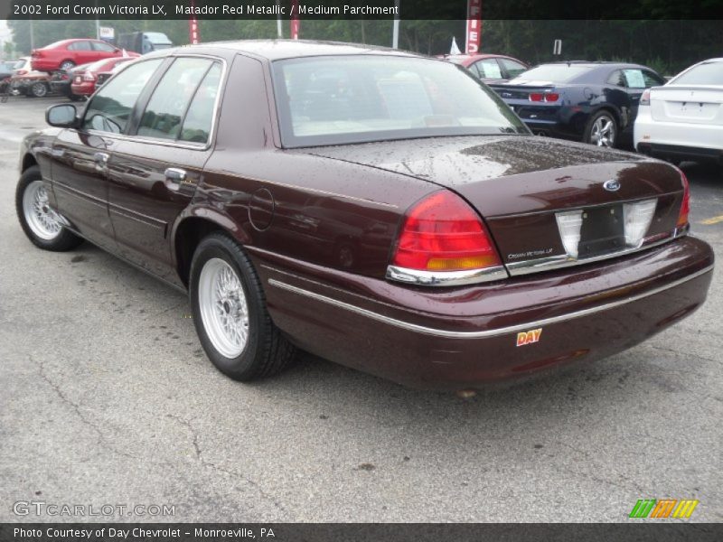 Matador Red Metallic / Medium Parchment 2002 Ford Crown Victoria LX