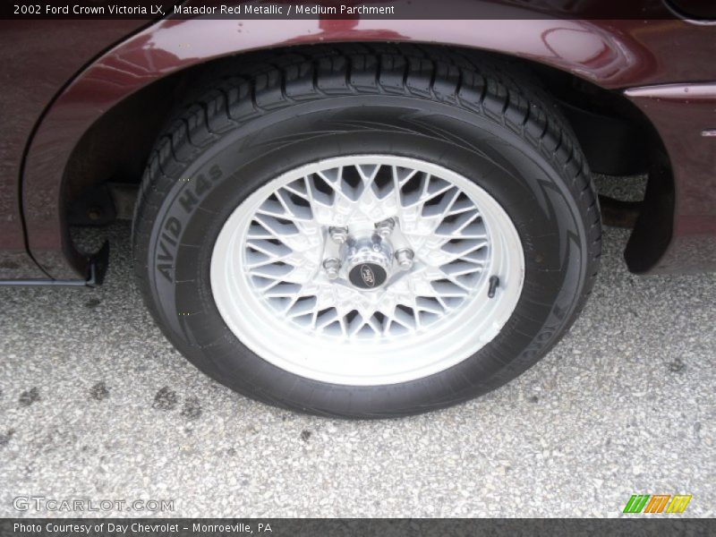Matador Red Metallic / Medium Parchment 2002 Ford Crown Victoria LX