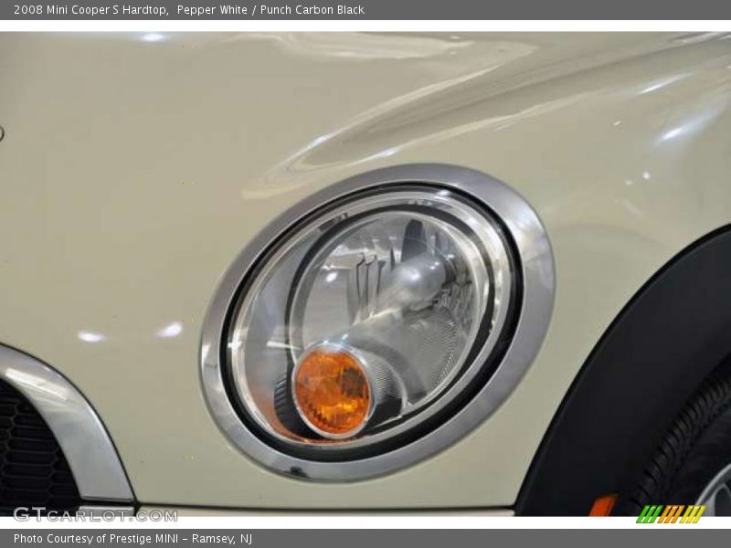 Pepper White / Punch Carbon Black 2008 Mini Cooper S Hardtop