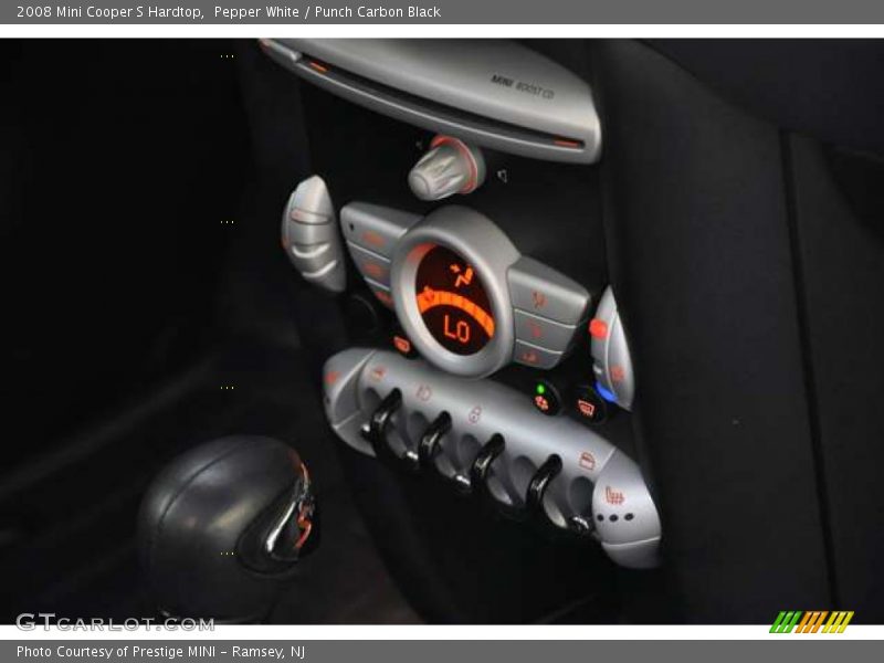 Pepper White / Punch Carbon Black 2008 Mini Cooper S Hardtop