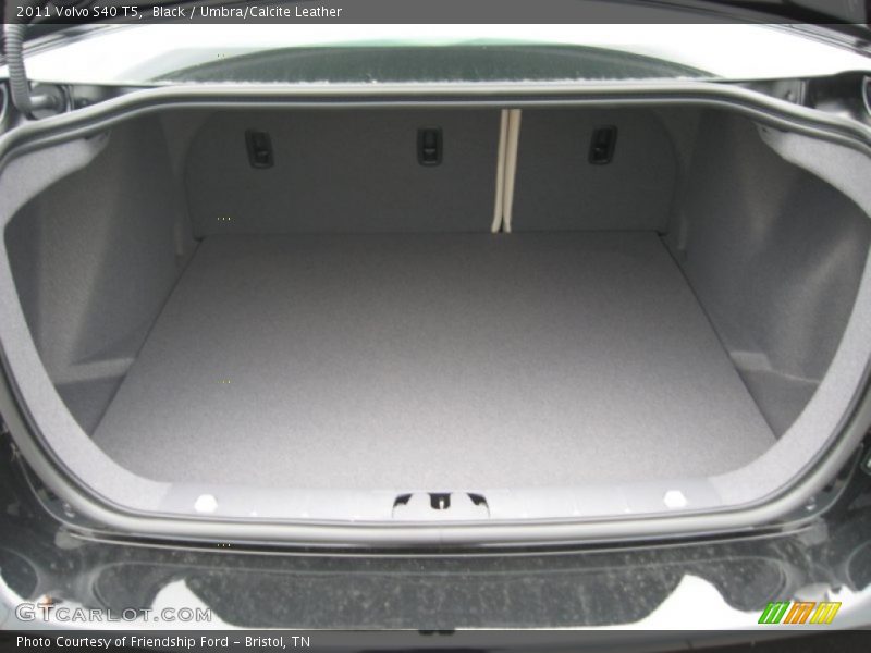 Black / Umbra/Calcite Leather 2011 Volvo S40 T5