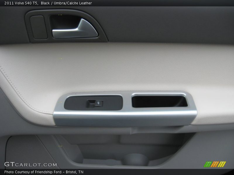 Black / Umbra/Calcite Leather 2011 Volvo S40 T5