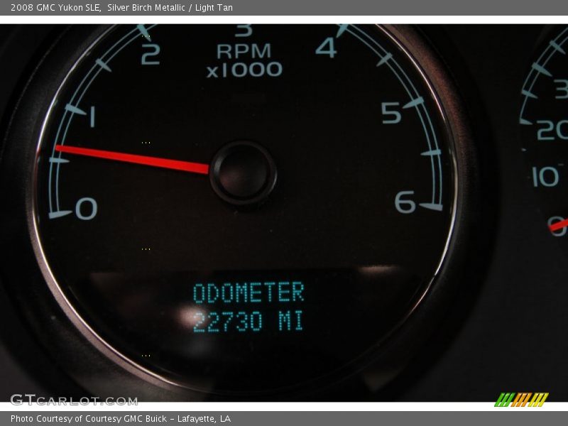 Silver Birch Metallic / Light Tan 2008 GMC Yukon SLE
