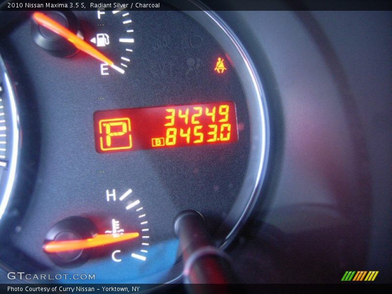 Radiant Silver / Charcoal 2010 Nissan Maxima 3.5 S