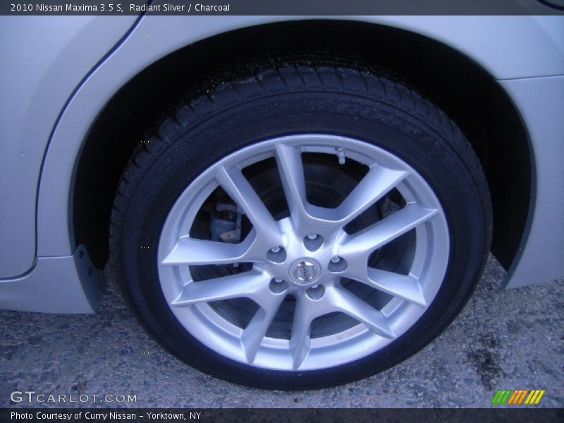 Radiant Silver / Charcoal 2010 Nissan Maxima 3.5 S
