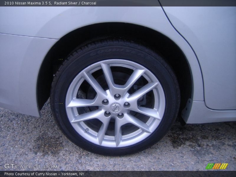 Radiant Silver / Charcoal 2010 Nissan Maxima 3.5 S