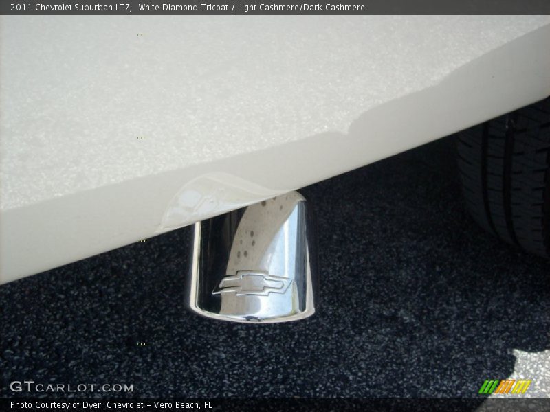 White Diamond Tricoat / Light Cashmere/Dark Cashmere 2011 Chevrolet Suburban LTZ