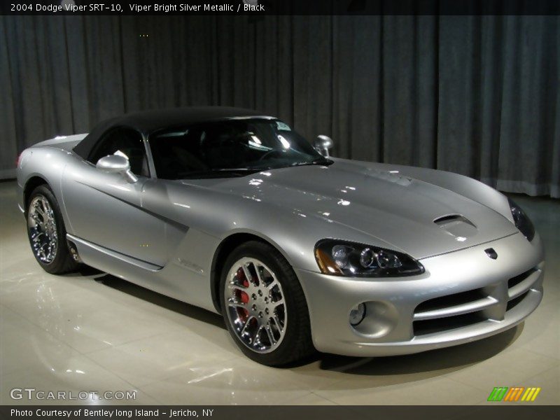 Viper Bright Silver Metallic / Black 2004 Dodge Viper SRT-10