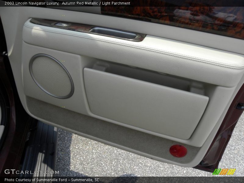 Autumn Red Metallic / Light Parchment 2003 Lincoln Navigator Luxury