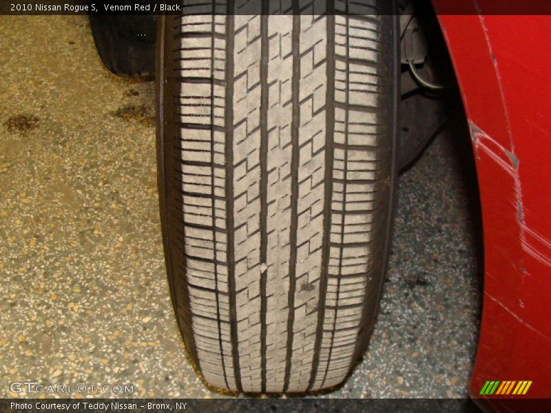Venom Red / Black 2010 Nissan Rogue S