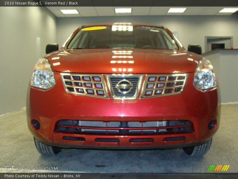 Venom Red / Black 2010 Nissan Rogue S