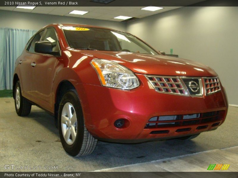 Venom Red / Black 2010 Nissan Rogue S