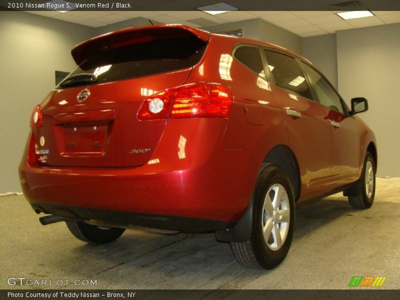 Venom Red / Black 2010 Nissan Rogue S
