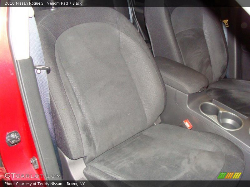 Venom Red / Black 2010 Nissan Rogue S