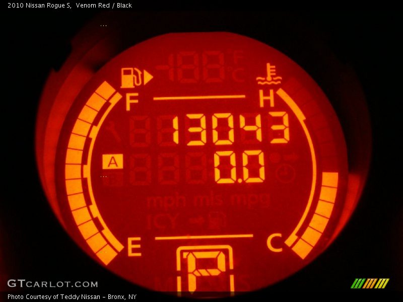 Venom Red / Black 2010 Nissan Rogue S