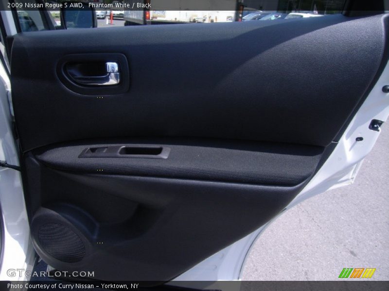 Phantom White / Black 2009 Nissan Rogue S AWD
