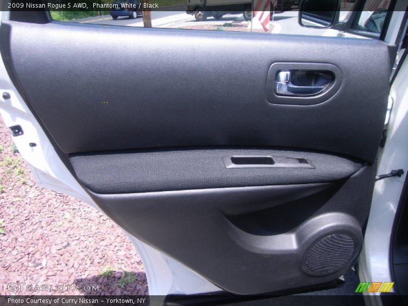 Phantom White / Black 2009 Nissan Rogue S AWD