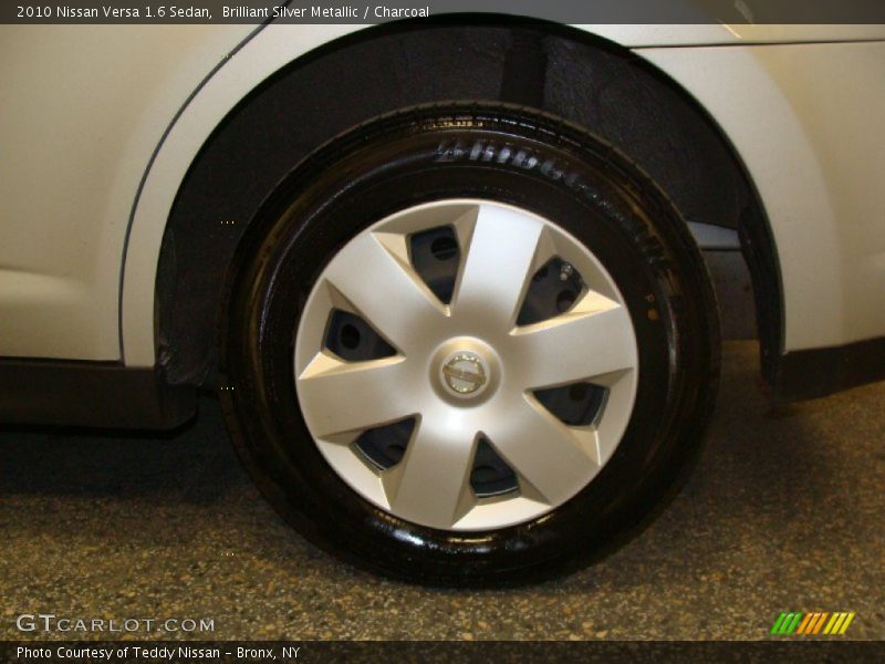 Brilliant Silver Metallic / Charcoal 2010 Nissan Versa 1.6 Sedan