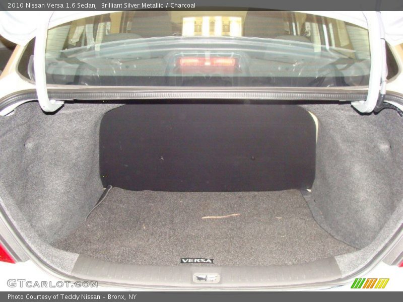 Brilliant Silver Metallic / Charcoal 2010 Nissan Versa 1.6 Sedan