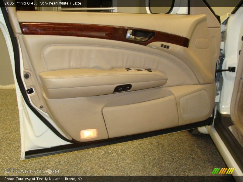 Ivory Pearl White / Latte 2005 Infiniti Q 45