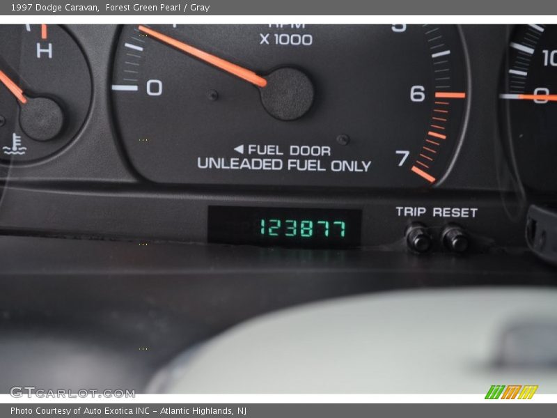 Forest Green Pearl / Gray 1997 Dodge Caravan