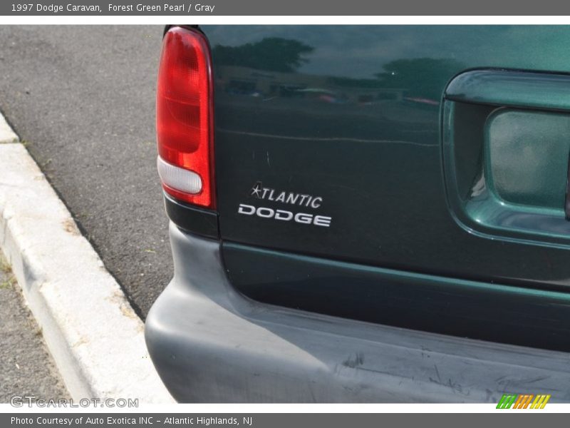 Forest Green Pearl / Gray 1997 Dodge Caravan
