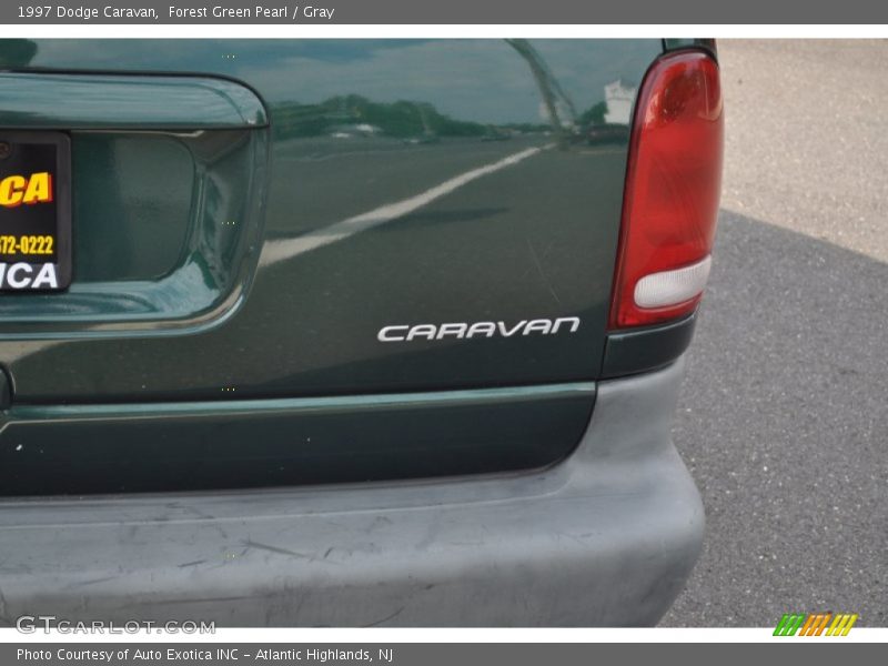 Forest Green Pearl / Gray 1997 Dodge Caravan