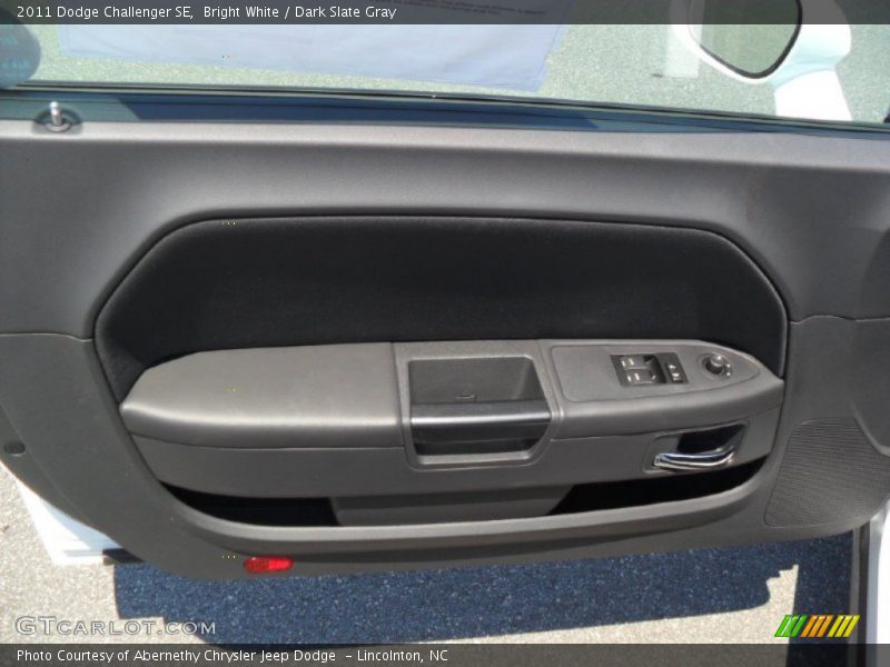 Bright White / Dark Slate Gray 2011 Dodge Challenger SE