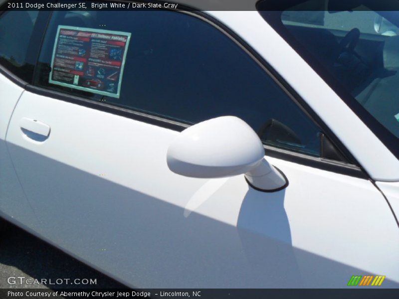 Bright White / Dark Slate Gray 2011 Dodge Challenger SE