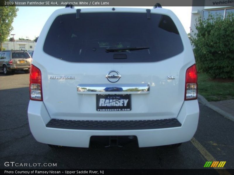 Avalanche White / Cafe Latte 2009 Nissan Pathfinder SE 4x4